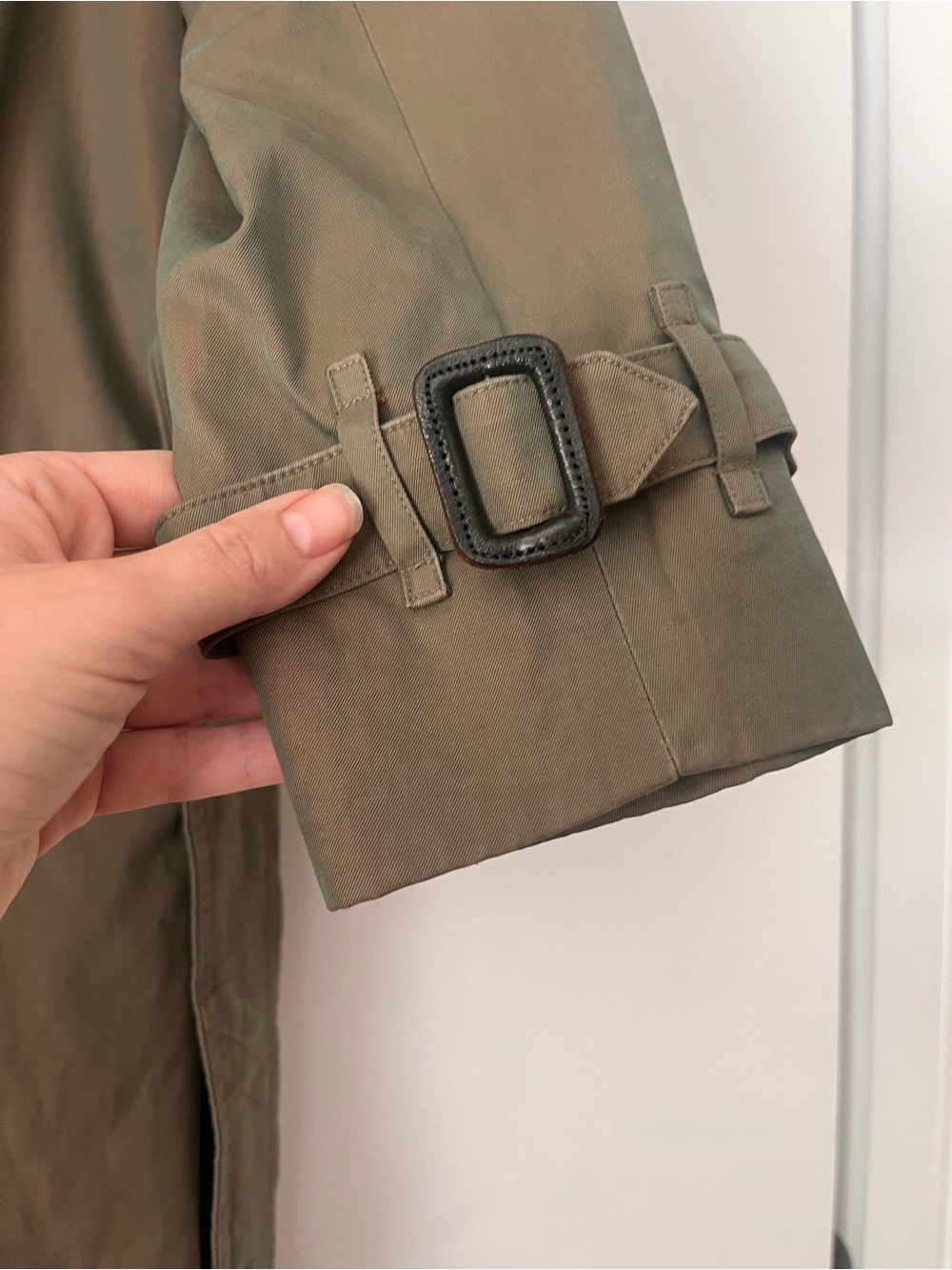 Burberrys Olive Green Trench with Signature Check Lining - Picture 3 of 9